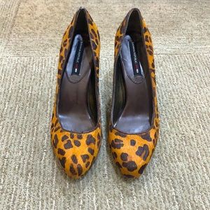 Banana Republic MadMen Size 7.5 Cheetah Print Calf Hair Heels